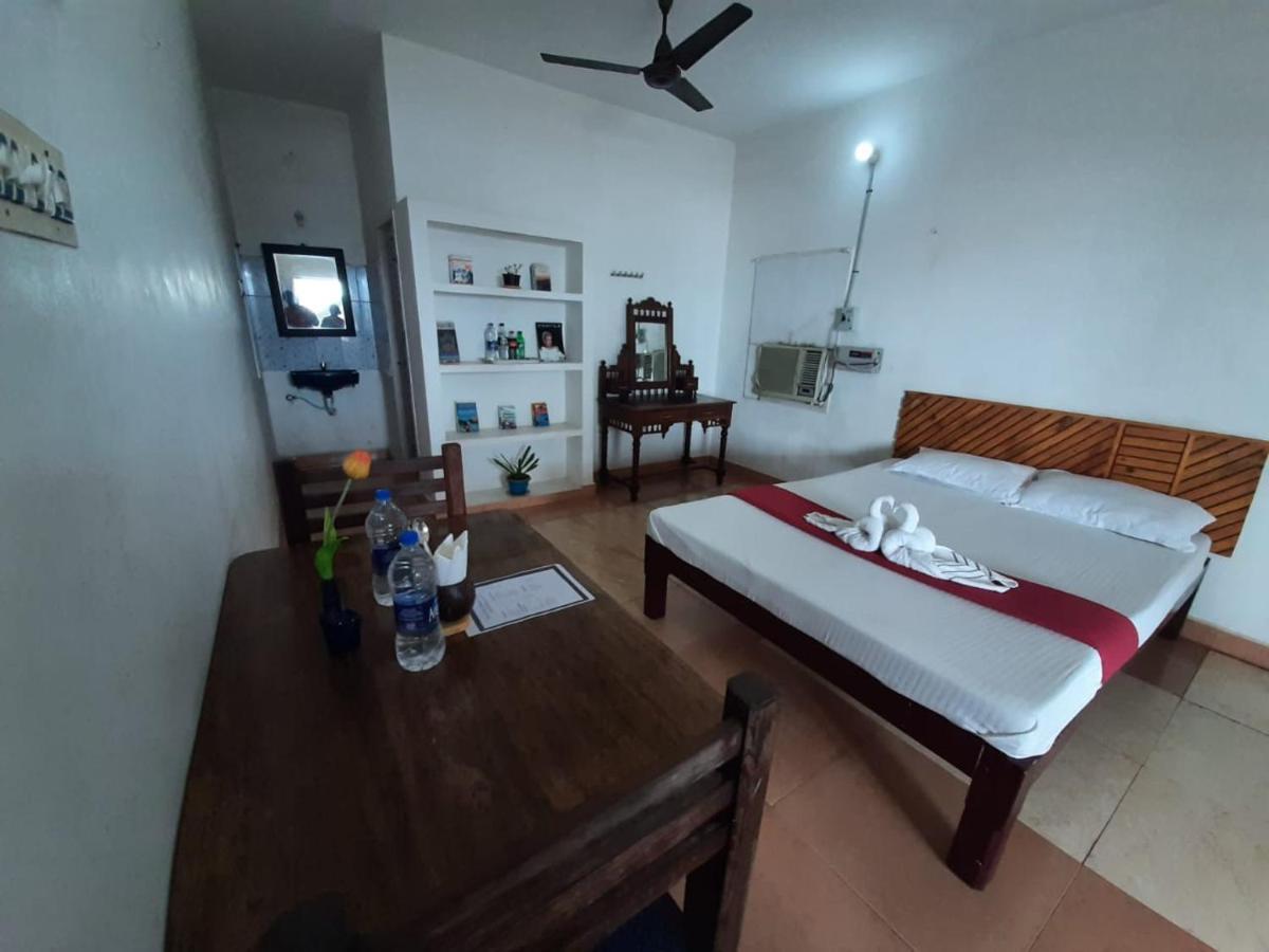 Flipflops Beach Shack Mahabalipuram Buitenkant foto